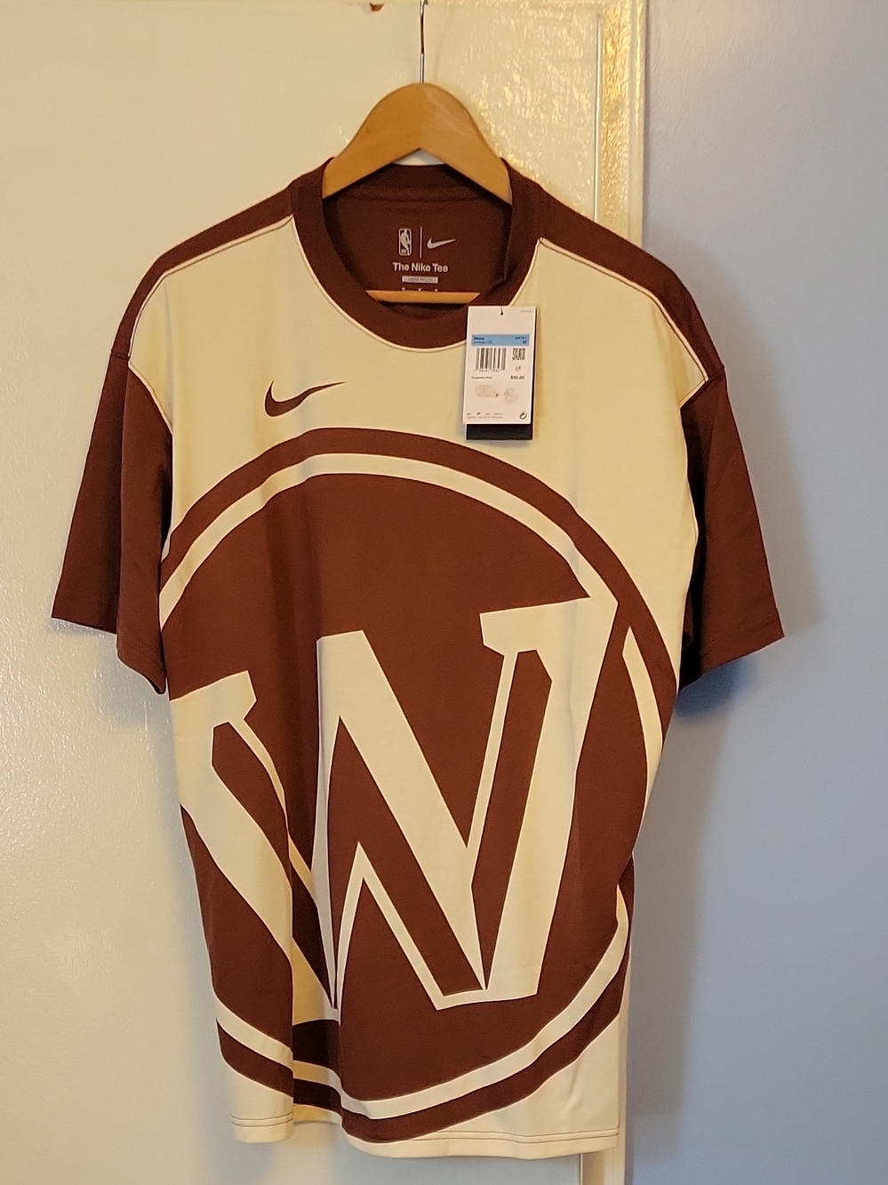 Nike Men’s Brown and Cream Logo Short Sleeve Tee